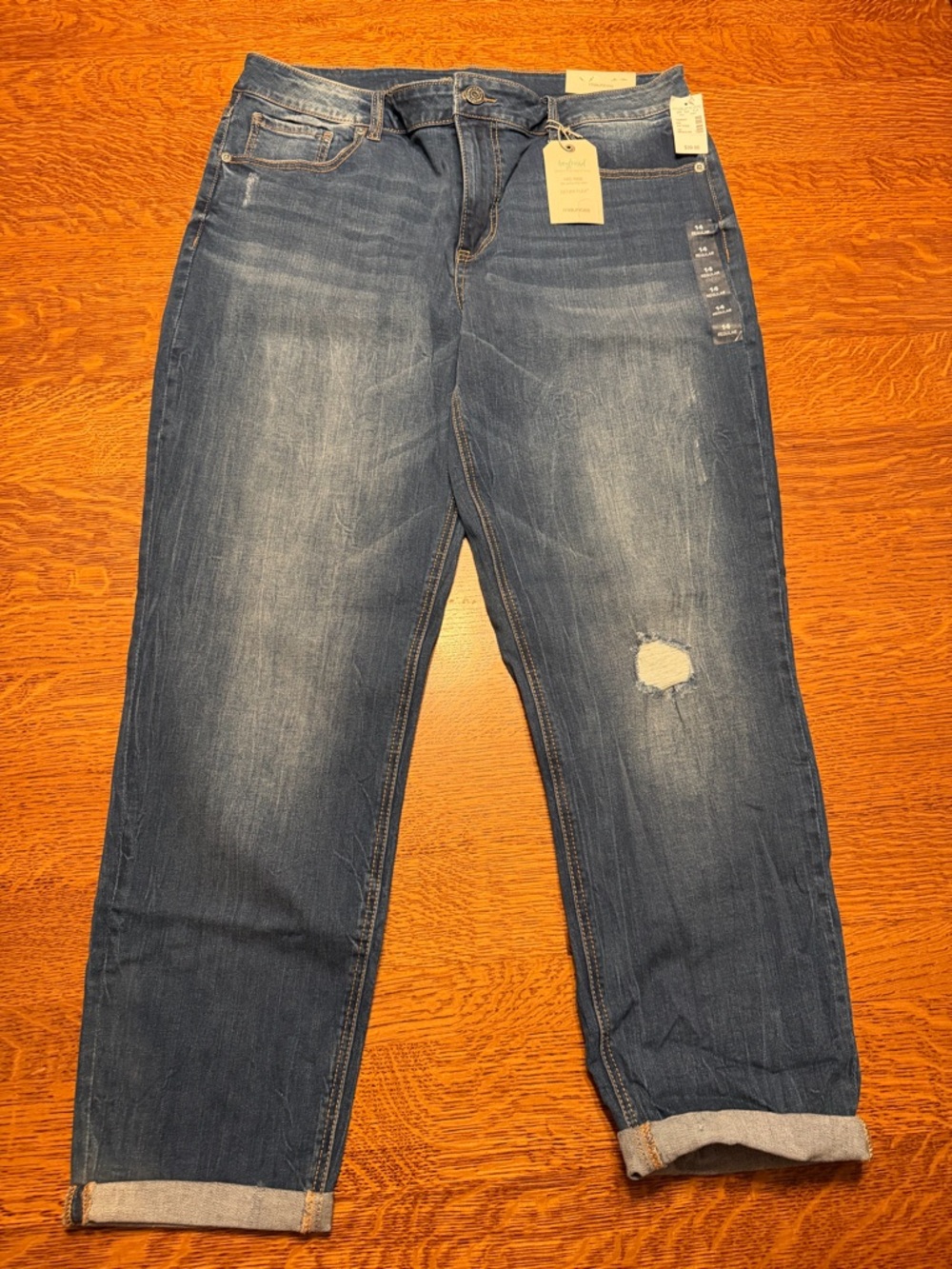 Maurices Women’s Boyfriend Relaxed Blue Distressed 14W NWT Jeans